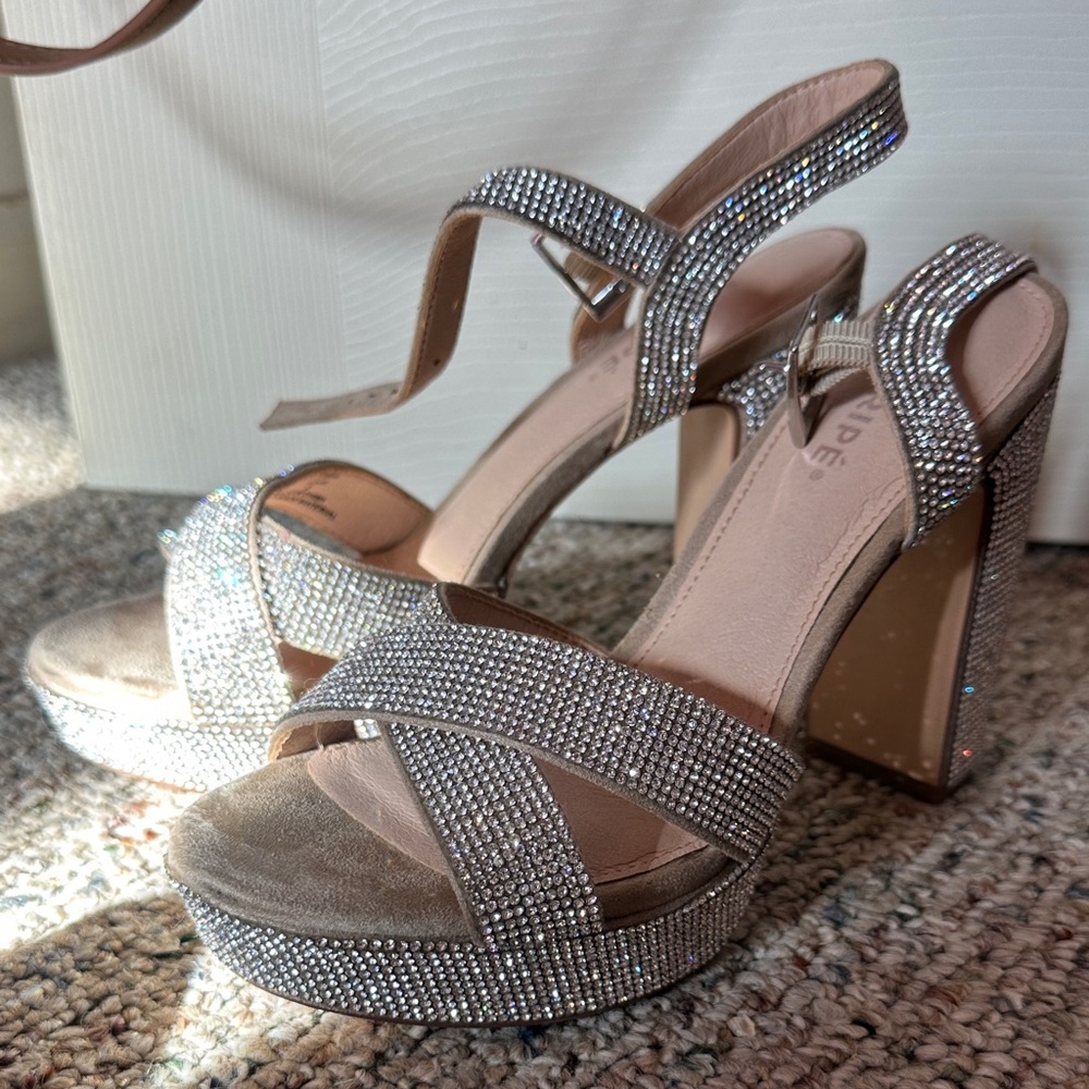 Maripe Sparkling Silver Heels